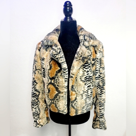 BLANK NYC Women's Size XS Mixed Animal Faux Fur Jacket with Side Slit Po… - Picture 1 of 12